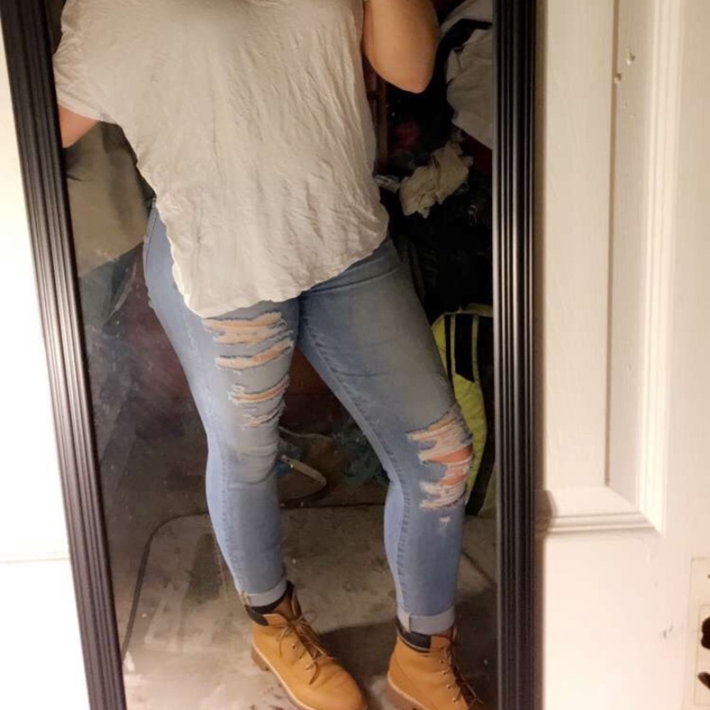 Mid rise ripped skinny jeans